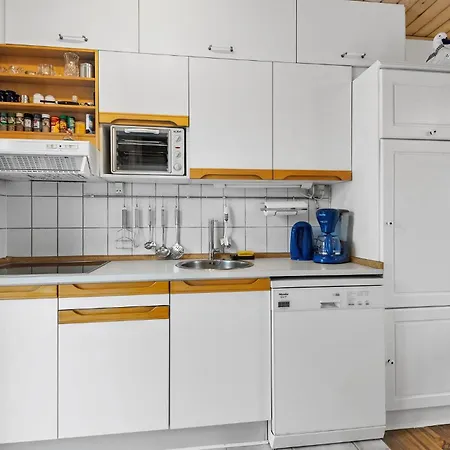 2 Bedroom Stunning In *